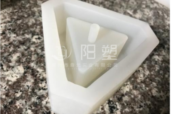 老百姓日常用的硅膠作用大的多，少了它怎能行呢。