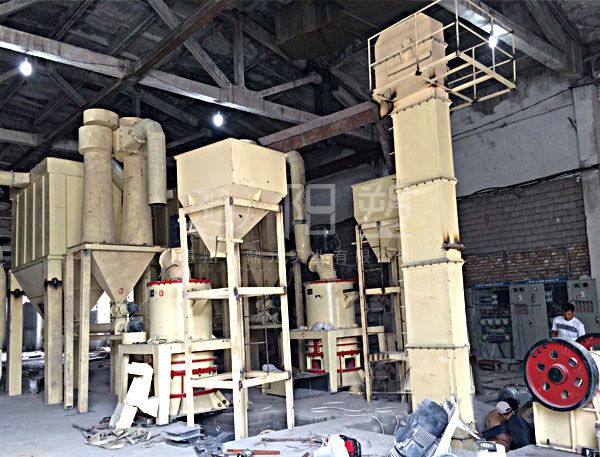 滑石粉加工采用什么磨粉機(jī)好?(圖1) 滑石粉加工采用什么磨粉機(jī)好?(圖1)